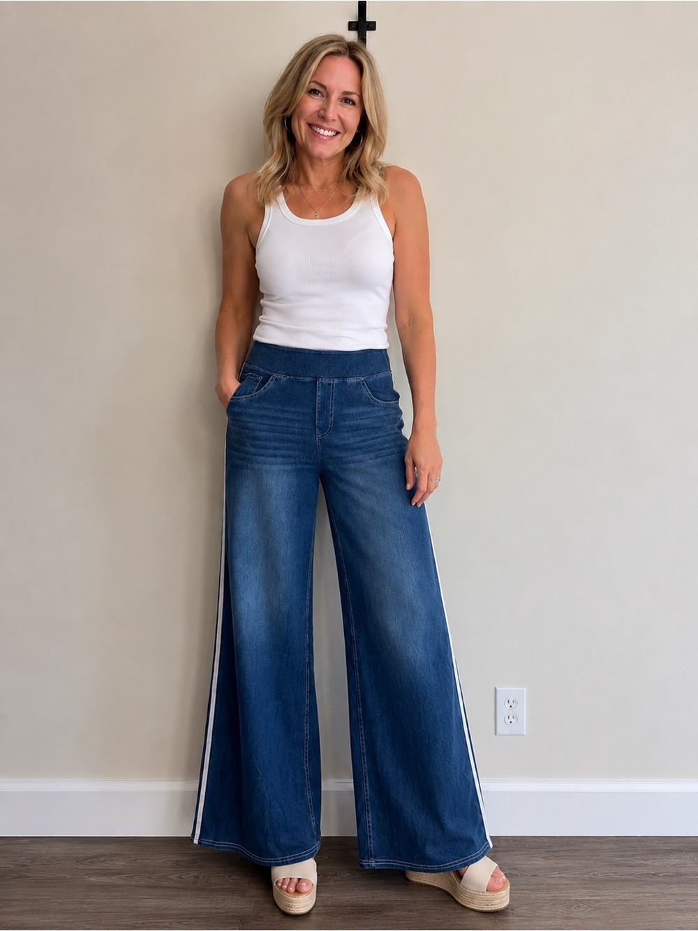HALARA Blue Wide-Leg Jeans with‎ White Side Stripe - Picture 2 of 6